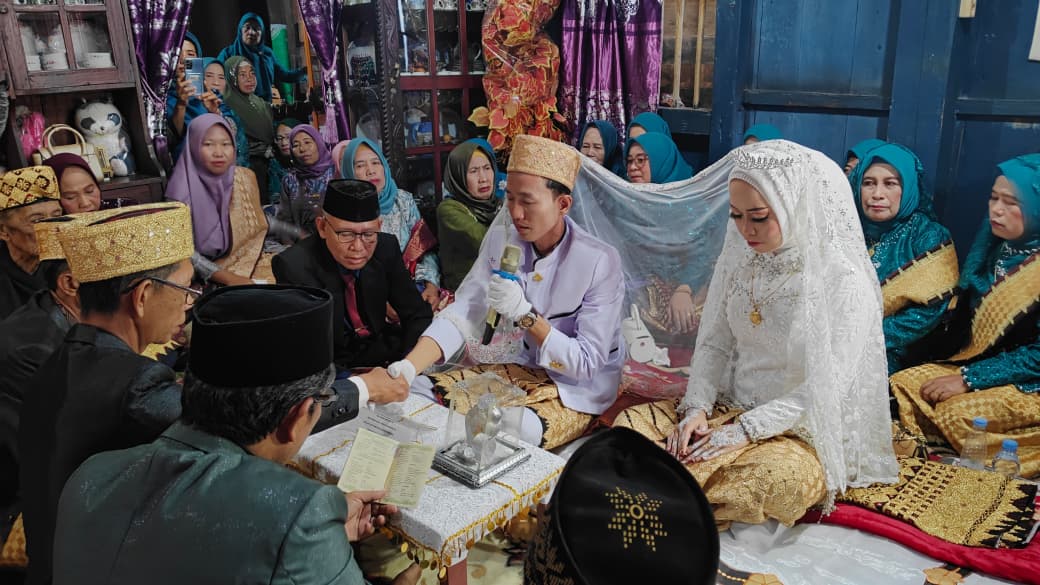 Penghulu KUA Negeri Besar Iringi Akad Nikah Hasbi dan Wulan Ucy Zakiyah dengan Doa dan Nasihat Pernikahan