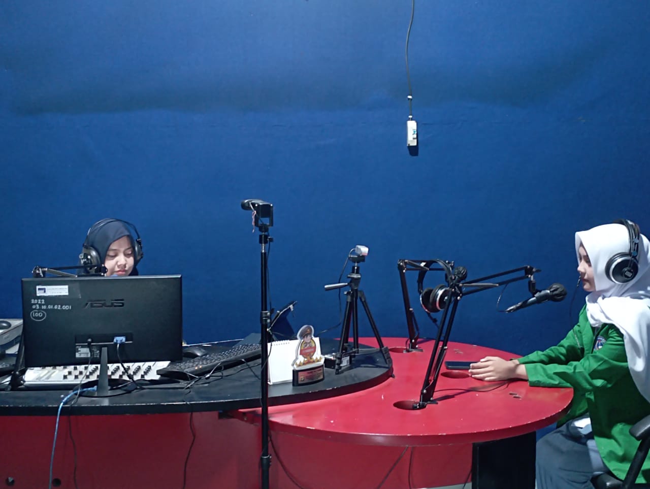 Peran Strategis Pelajar dalam Membangun Karakter Bangsa: Ketua OSIM MAN 1 Way Kanan di RRI