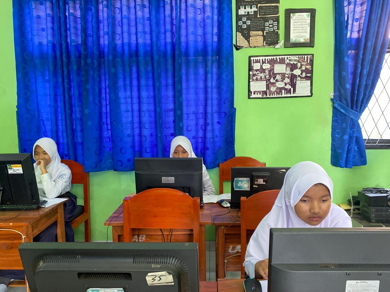 MTsN 2 Tanggamus Mengadakan Simulasi Olimpiade Madrasah Indonesia (OMI) Tahun 2025