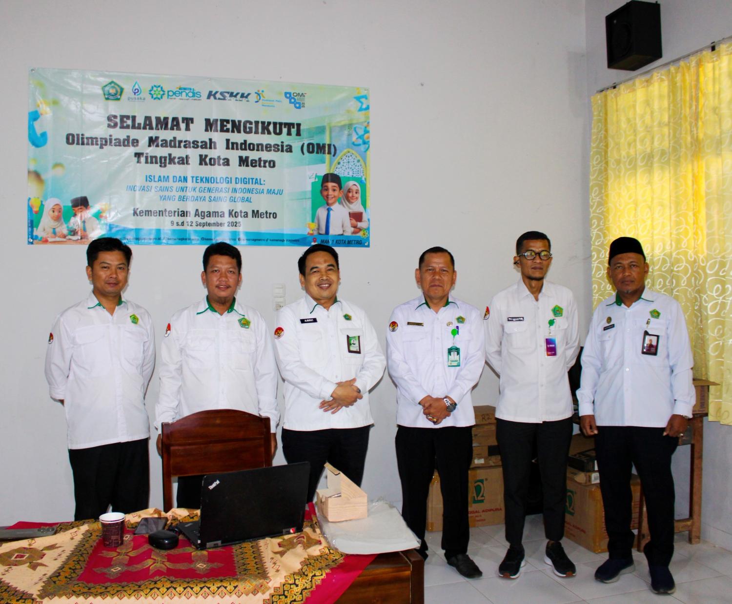 Kabid Penmad Kanwil Kemenag Lampung Monitoring Hari Pertama OMI 2025 di MAN 1 Metro