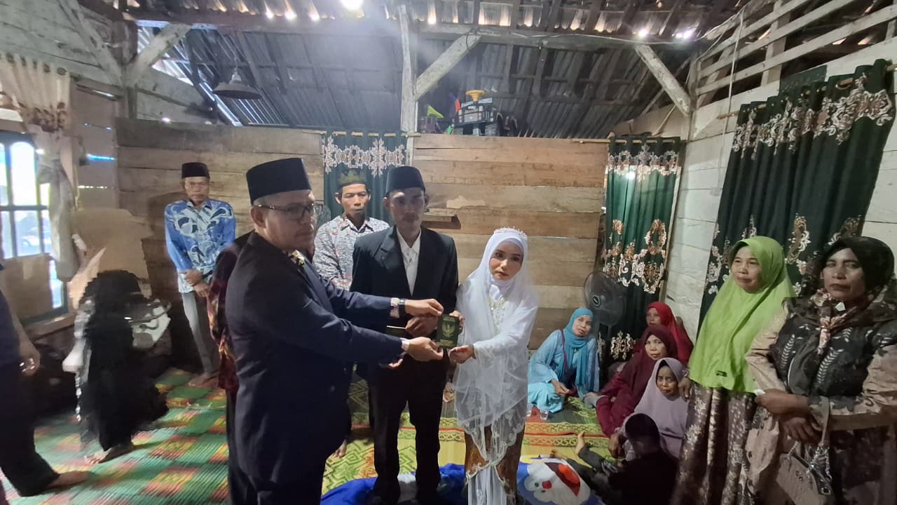 Penghulu KUA Kasui : Iman dan Takwa sebagai Landasan Meraih Ridho Allah SWT