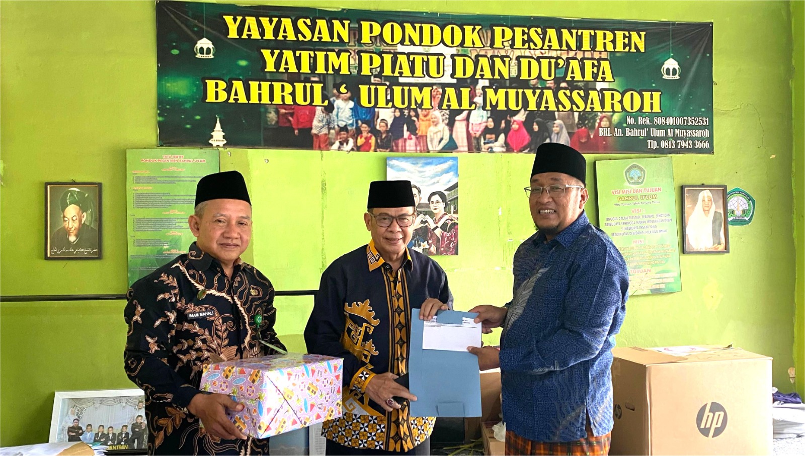 Kemenag Kota Bandar Lampung Salurkan Bantuan Al-Qur’an dan Kitab Hadis untuk Ponpes Yatim Piatu dan Du’afa Terdampak Banjir
