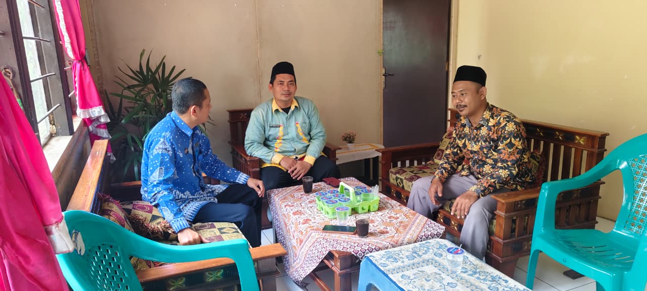 Sekcam Pakuan Ratu Haidir Sambangi KUA, Koordinasi Bahas Pelaksanaan STQ Tingkat Kabupaten Way Kanan