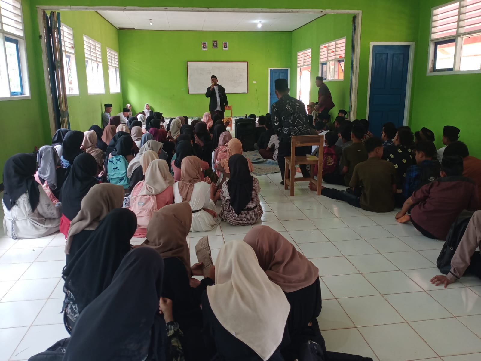 PAI Gula, Goes To School Ajak Siswa Teladani Akhlak di SMPN 05 Gunung Labuhan