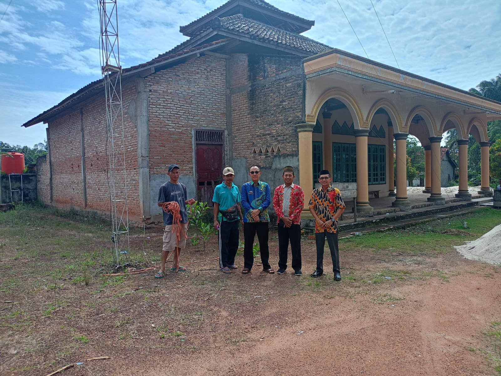 Kepala KUA Negara Batin Tegaskan Pentingnya Layanan Pengukuran Arah Kiblat di Masjid Ainul Yaqin Kampung Sri Mulyo