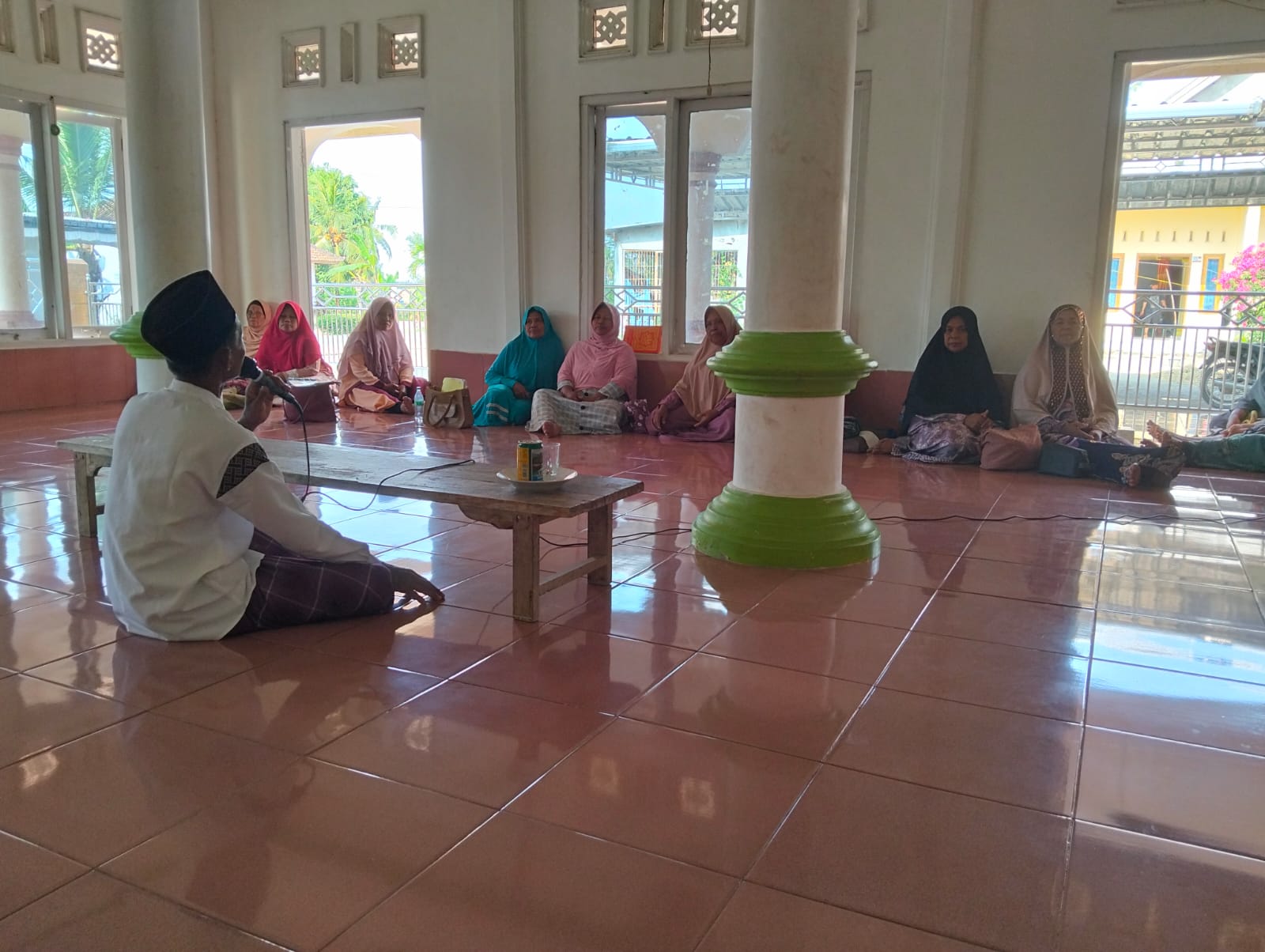 Penyuluh Agama KUA Buay Bahuga Tekankan Tiga Pilar Kesempurnaan Ibadah di Majlis Taklim Sukabumi