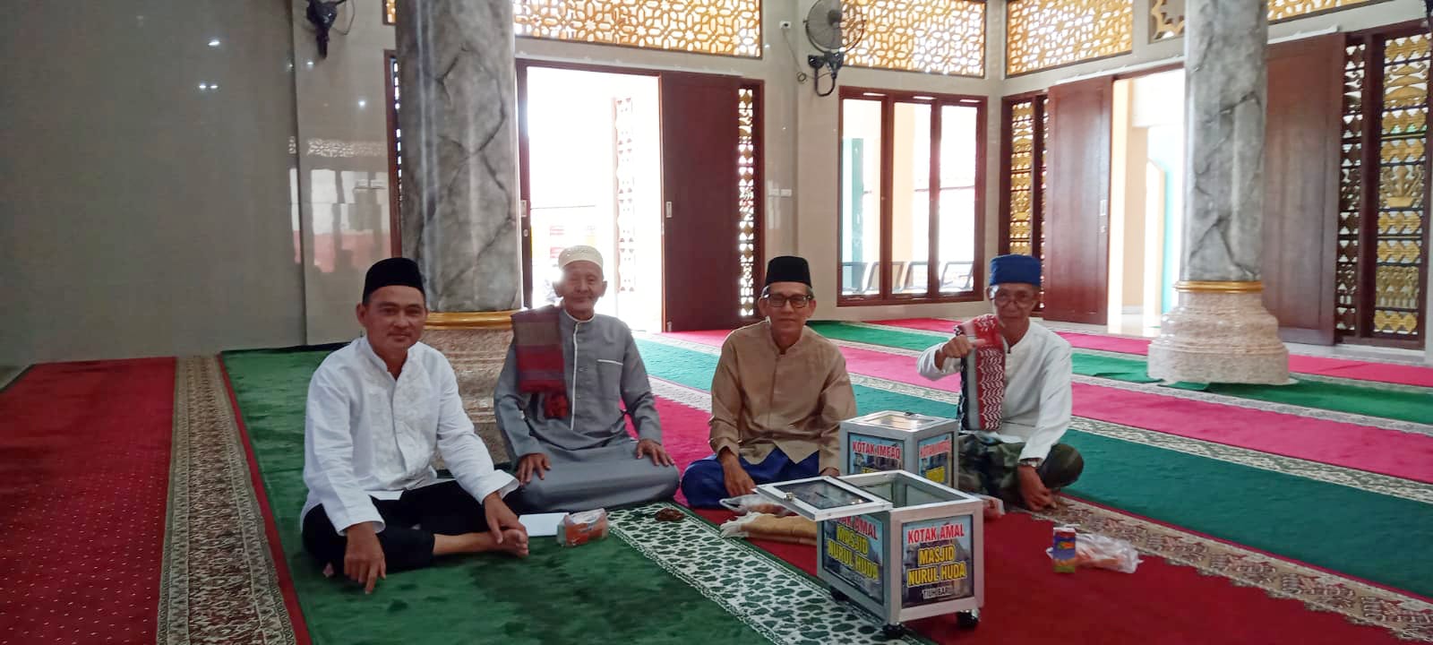 Penyuluh Agama KUA Negeri Besar Sampaikan Khutbah Jum’at di Masjid Nurul Huda: Tekankan Amal dan Persaudaraan