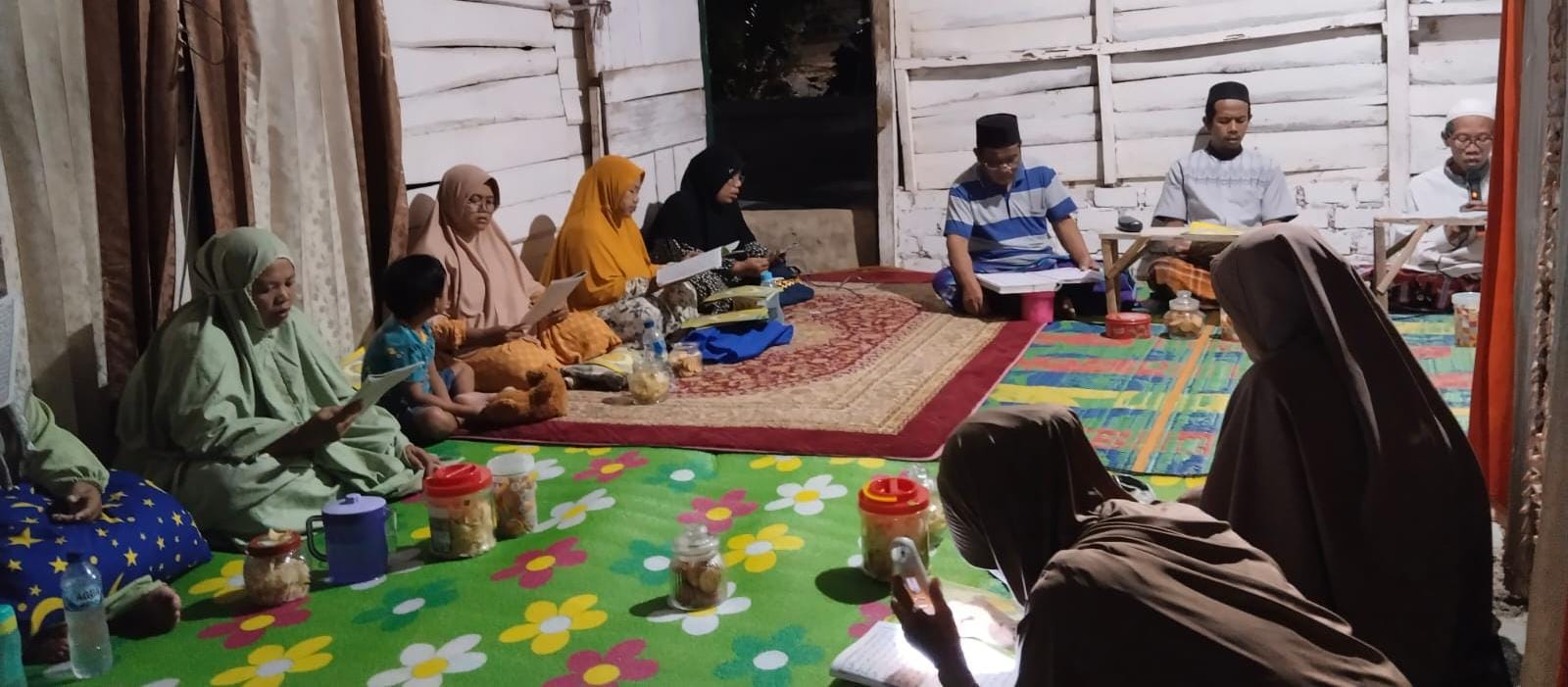 "Menjaga Cahaya Al-Qur’an: Majelis Taklim Nurul Iman Gelar Khataman Bersama Penyuluh Agama Islam"