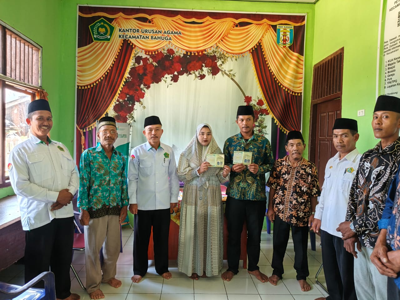 Kepala KUA Bahuga Pandu Prosesi Nikah Pasangan Asal Saptorenggo, Tekankan Pentingnya Membangun Keluarga Sakinah