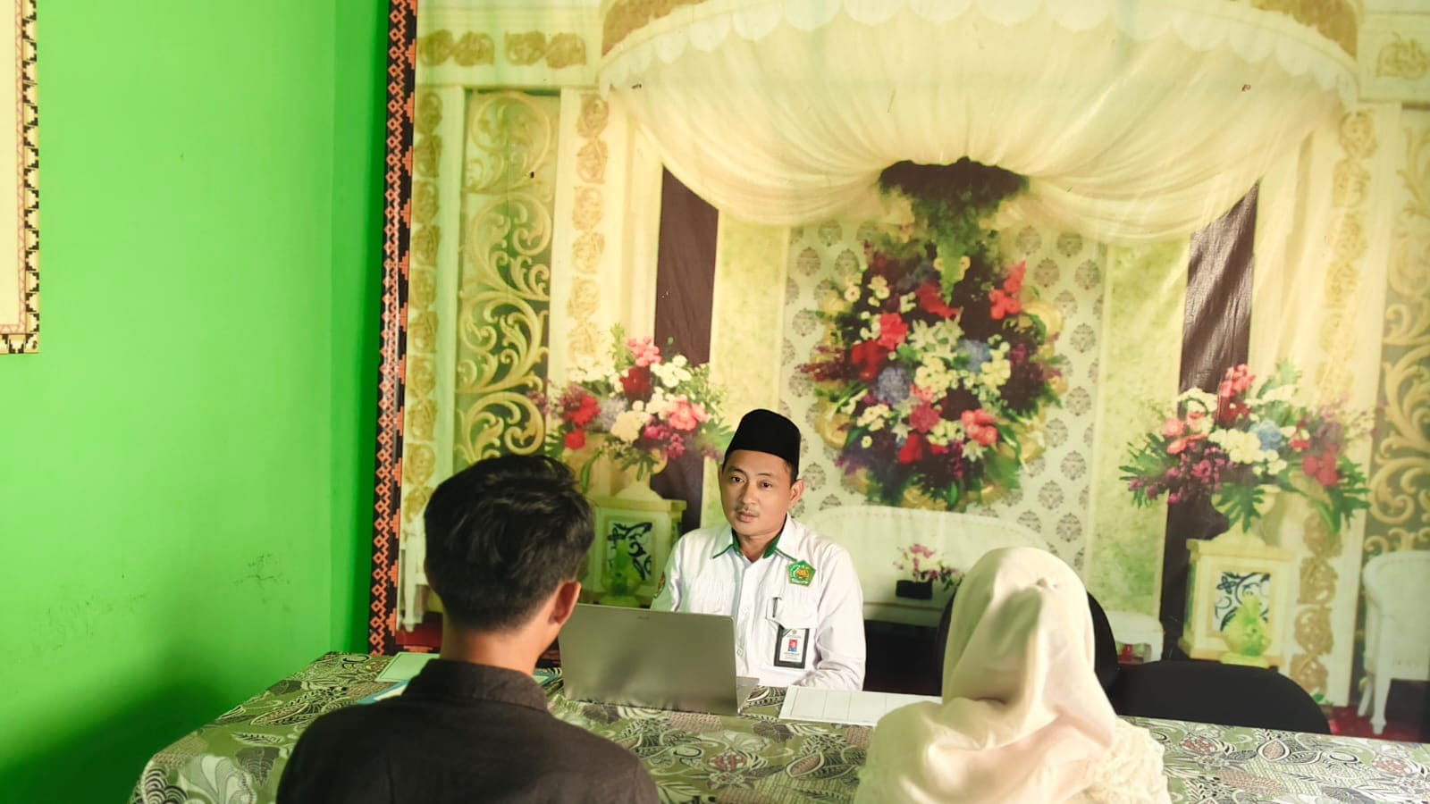 Menuntun Cinta Menuju Sakinah, Penyuluh Agama Islam KUA Negeri Besar Berikan Bimbingan Perkawinan bagi Calon Pengantin