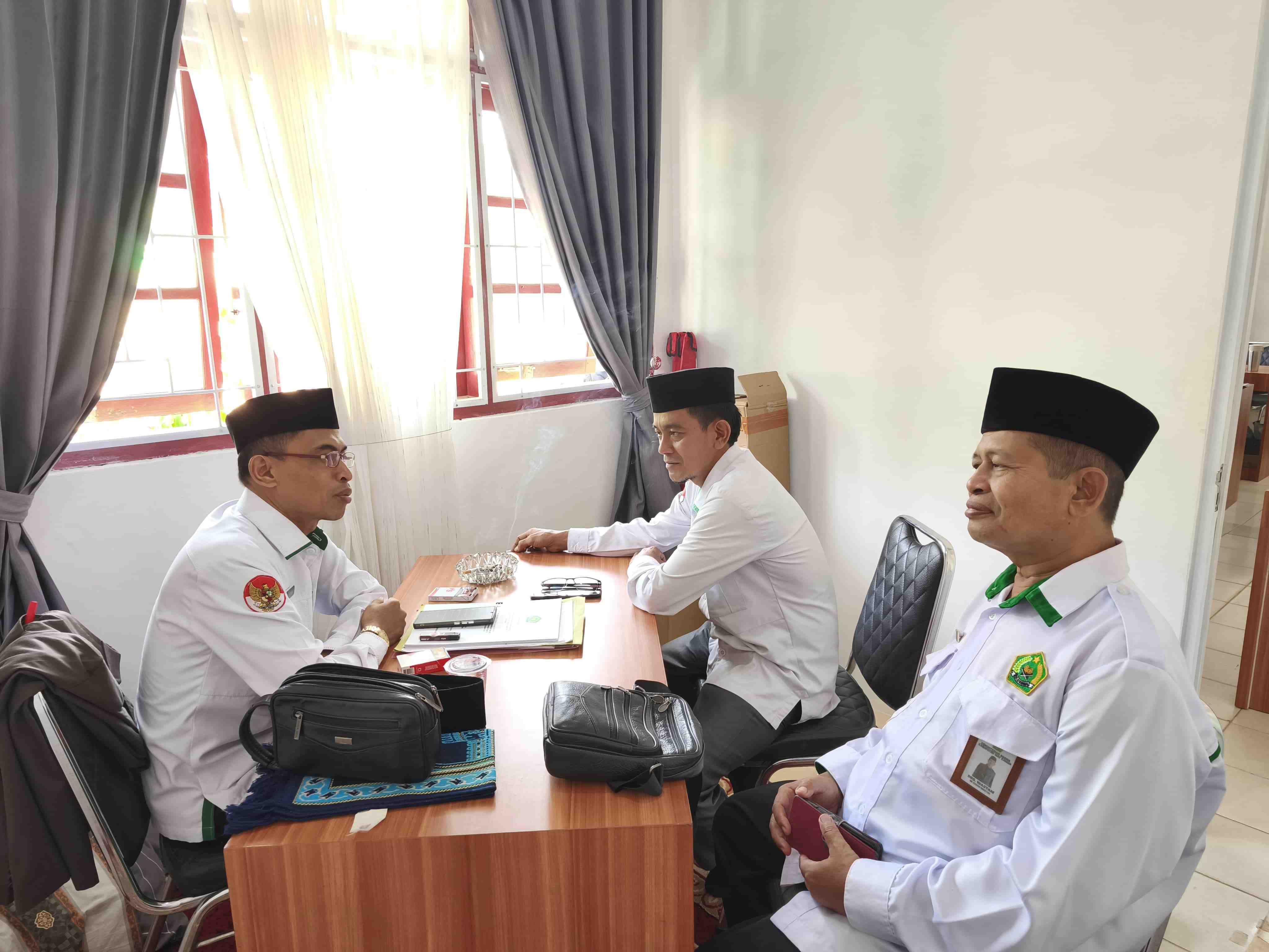 Kepala Bimas Islam Way Kanan Terima Konsultasi KUA Bumi Agung Bahas Penguatan Layanan Keagamaan