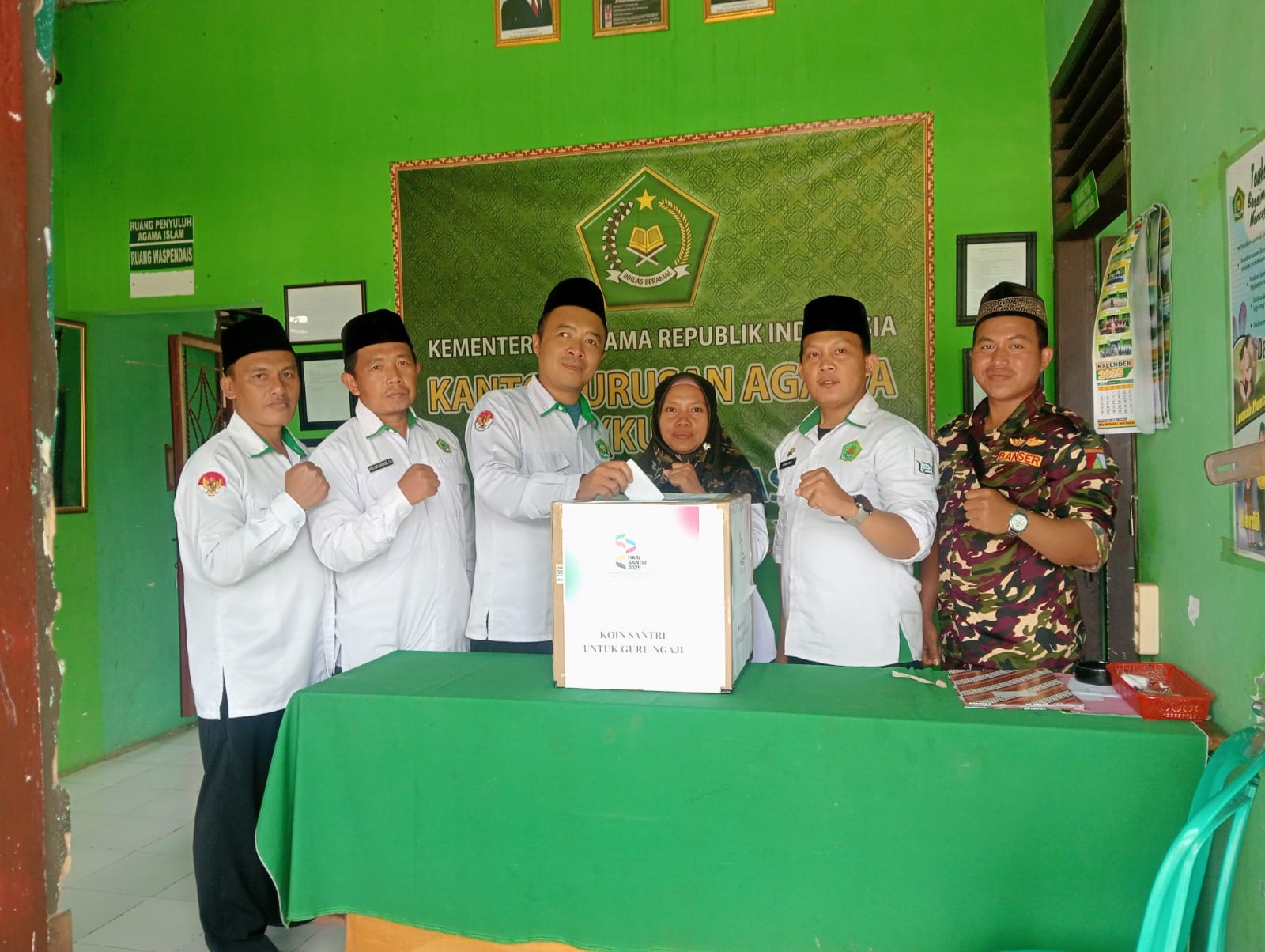 KUA Kasui Berkontribusi dalam Program Koin Santri untuk Guru Ngaji Sambut Hari Santri Nasional