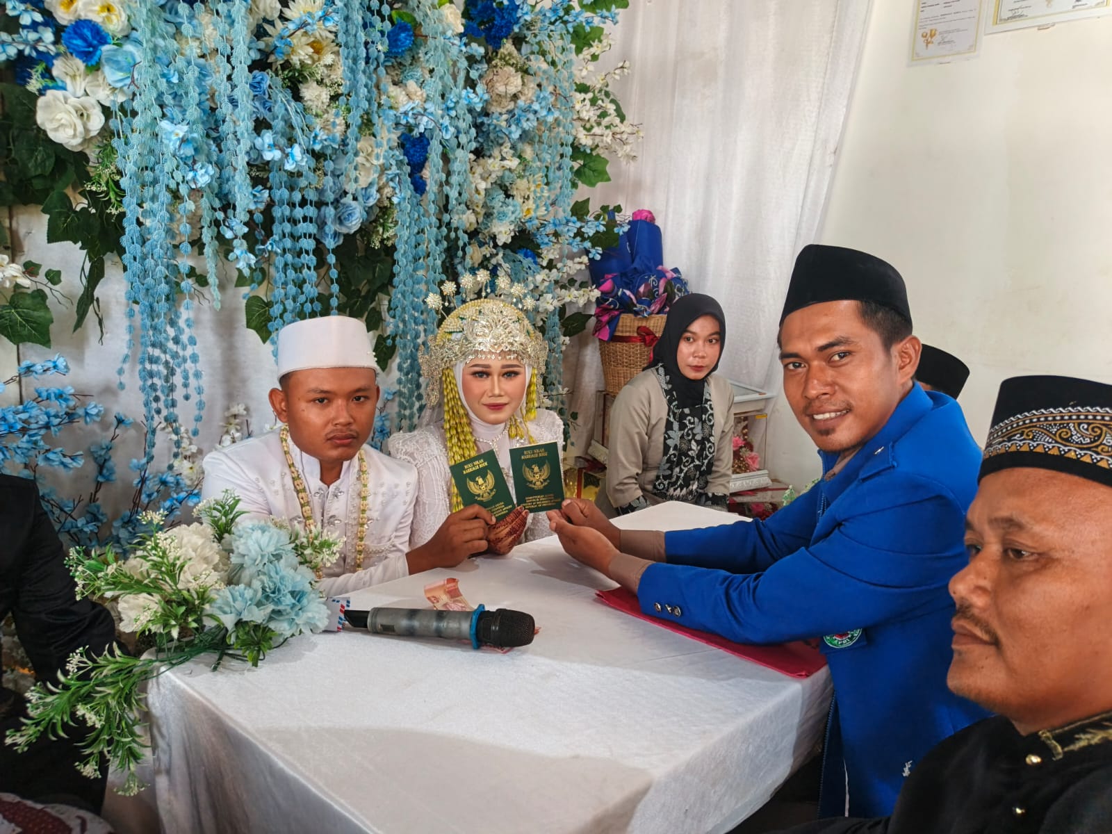 Penghulu KUA Bahuga Tekankan Pentingnya Musyawarah dalam Rumah Tangga saat Pencatatan Nikah di Saptorenggo