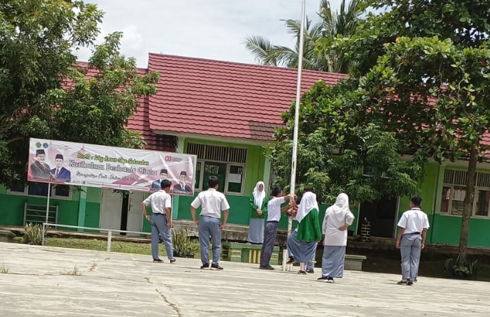 Membangun Semangat Kebangsaan di Lingkungan Madrasah: Praktik Edukatif OSIM MAN 1 Way Kanan dalam Persiapan Sumpah Pemuda