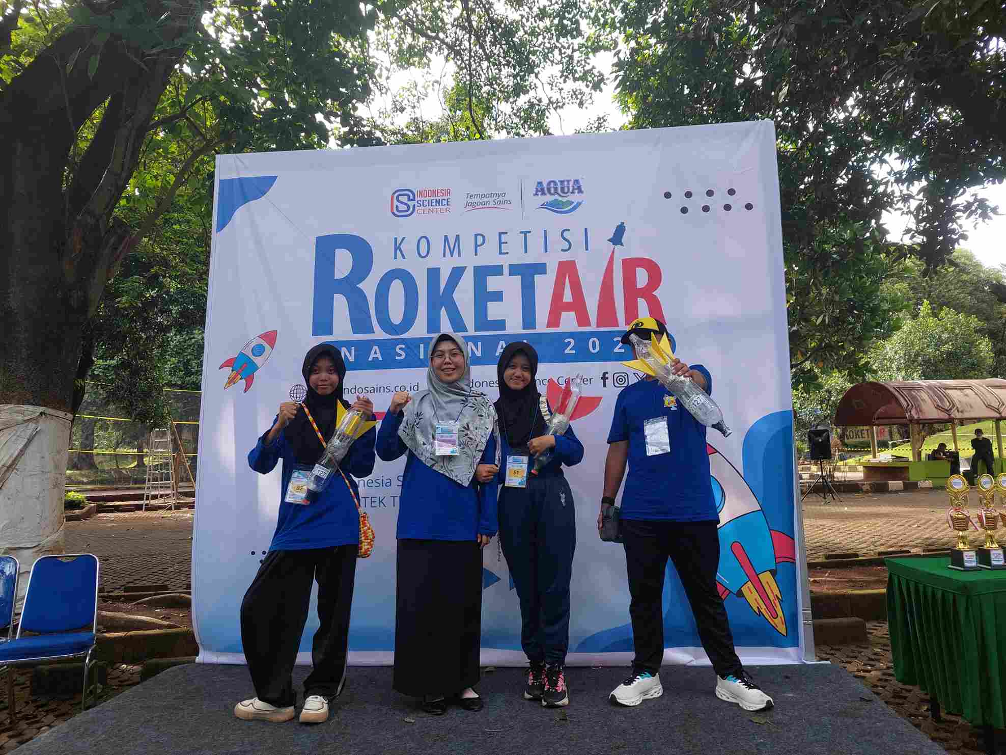 Tim Robotik MTsN 1 Bandar Lampung Ikuti Lomba Roket Air Nasional di TMII Jakarta