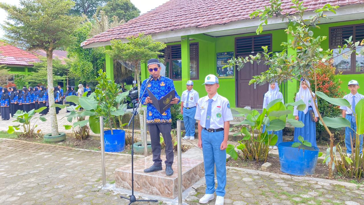 Semangat Sumpah Pemuda, Civitas Akademika MAN 1 Lampung Barat Kobarkan Persatuan dan Cinta Tanah Air