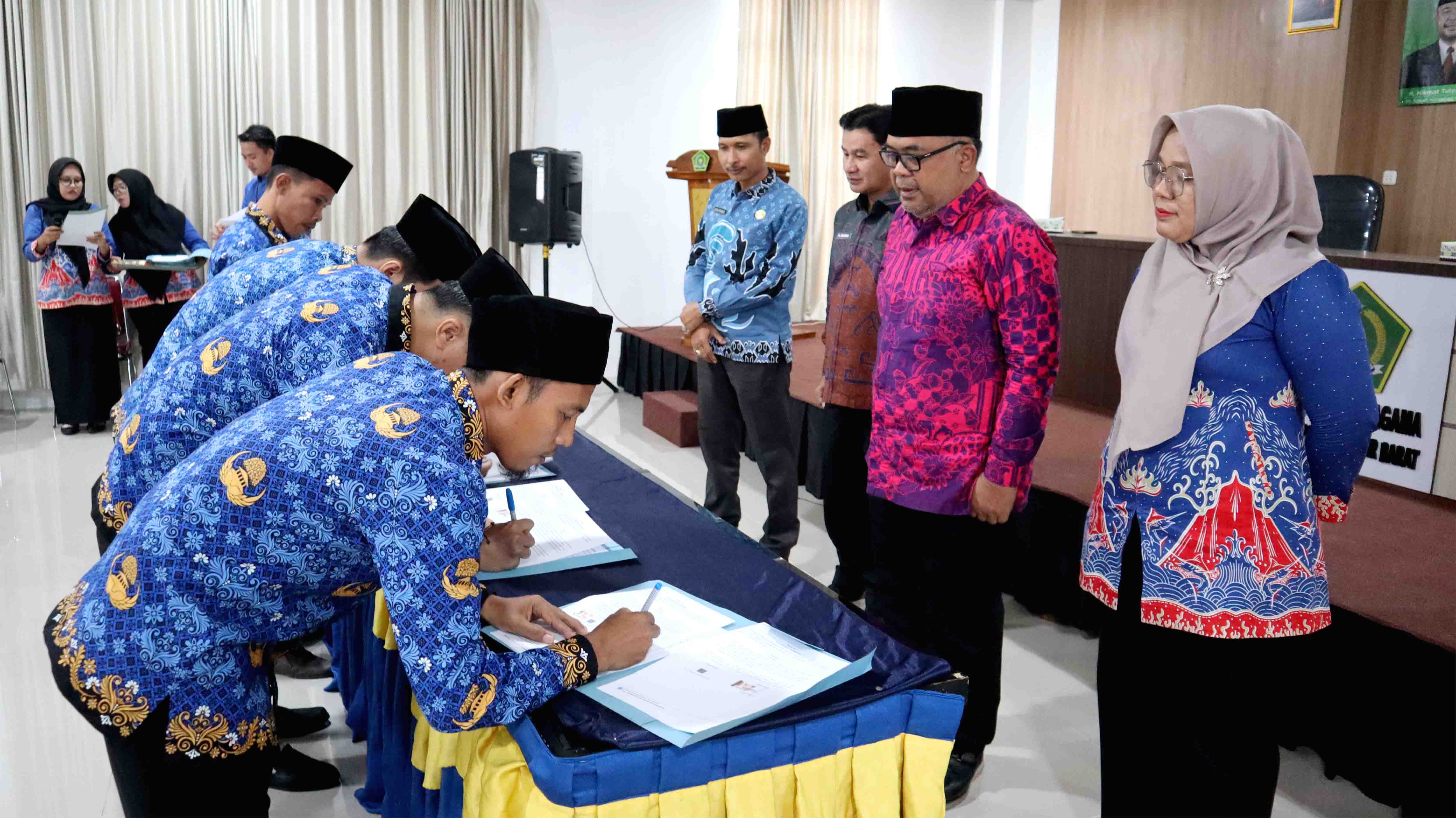 PPPK Tahap 2 Non Optimalisasi Kemenag Pesisir Barat Resmi Tandatangani Perjanjian Kerja