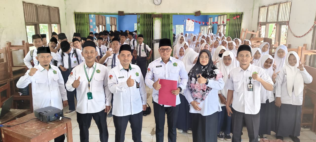 Sinergi KUA Pakuan Ratu dan MTsN 2 Way Kanan dalam Pembinaan Remaja Berakhlak Mulia