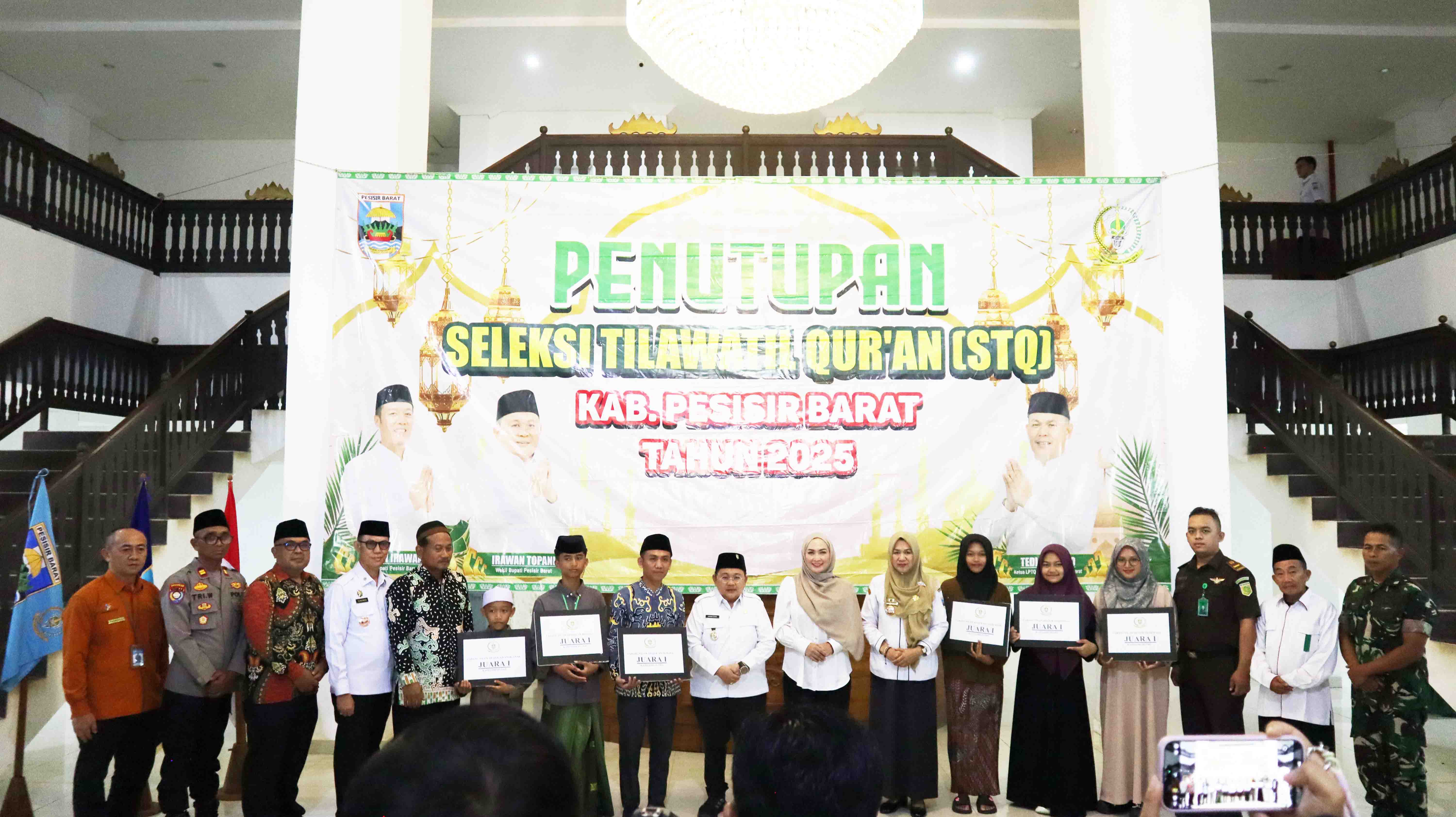 STQ Pesisir Barat 2025 Resmi Ditutup: Syiar Al-Qur’an Semakin Menggema di Bumi Para Sai Batin
