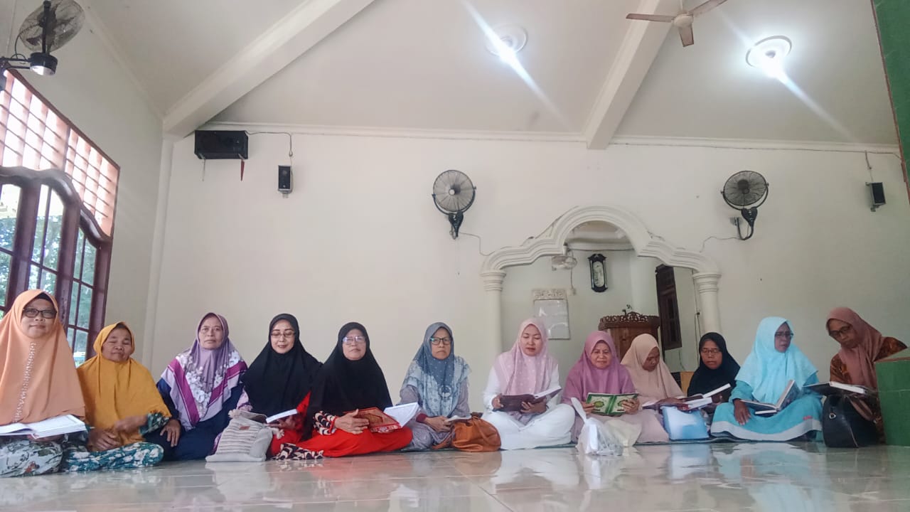 Menjadi Sumber Ketenangan, Penyuluh Agama Islam Buay Bahuga Ajak Jamaah Mencintai Al-Qur’an