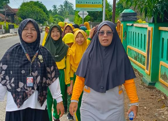 Jalan Sehat MIN 1 Way Kanan: Sehat Tubuh, Cerdas Jiwa