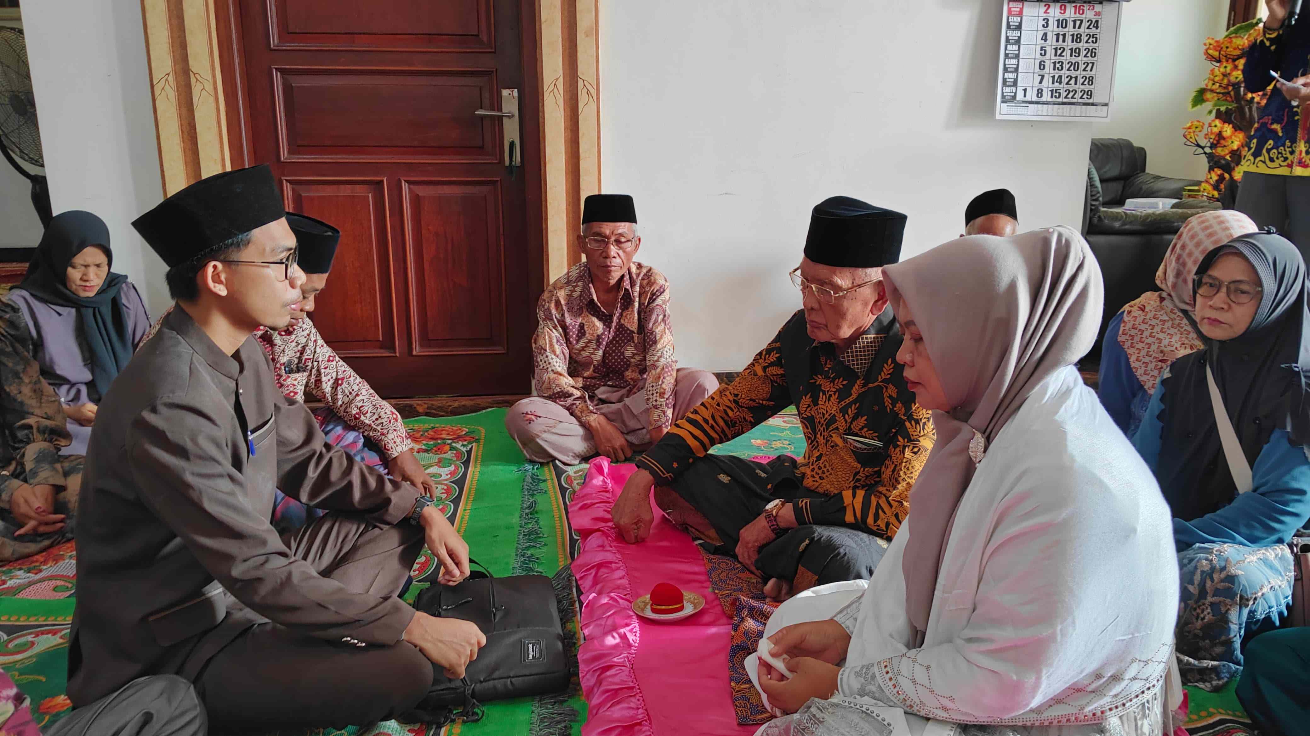 Kala Senja Menyatu dalam Akad: Penghulu KUA Negeri Besar Titip Pesan tentang Kasih yang Menuntun Menuju Sakinah, Mawaddah, Warahmah
