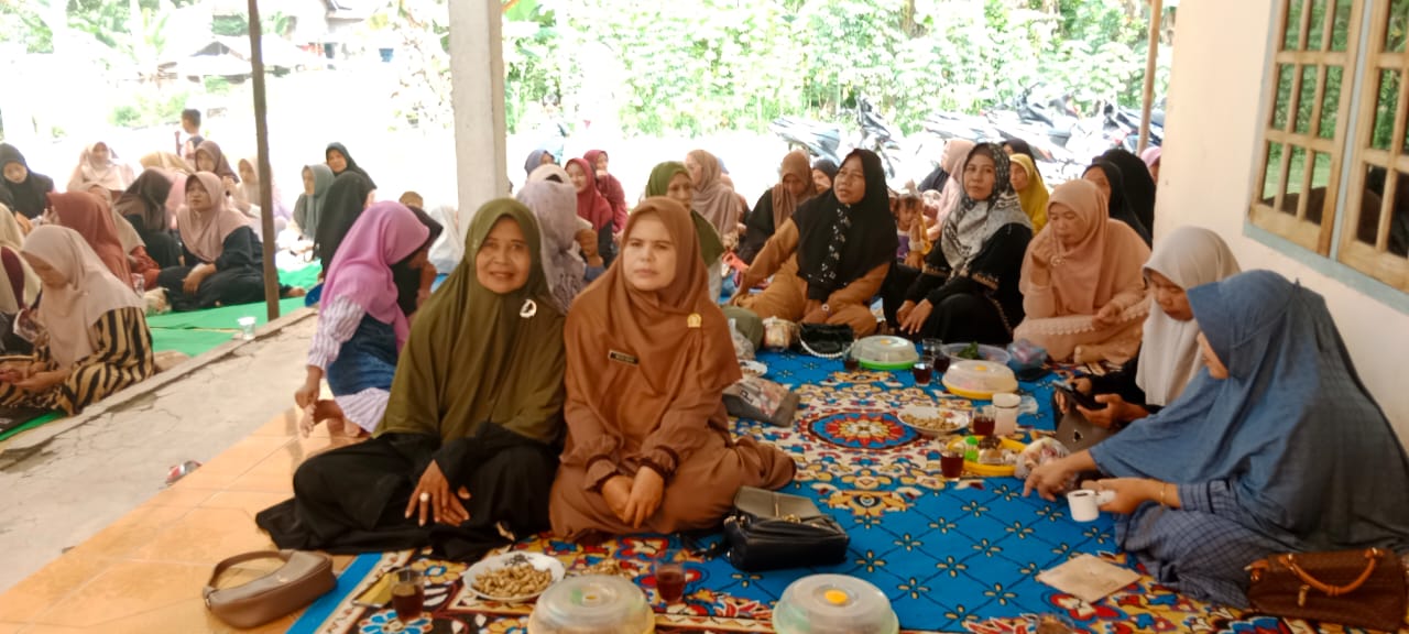 Wahidah PAI KUA BBU Sampaikan Materi Pengajian Akbar Kliwonan