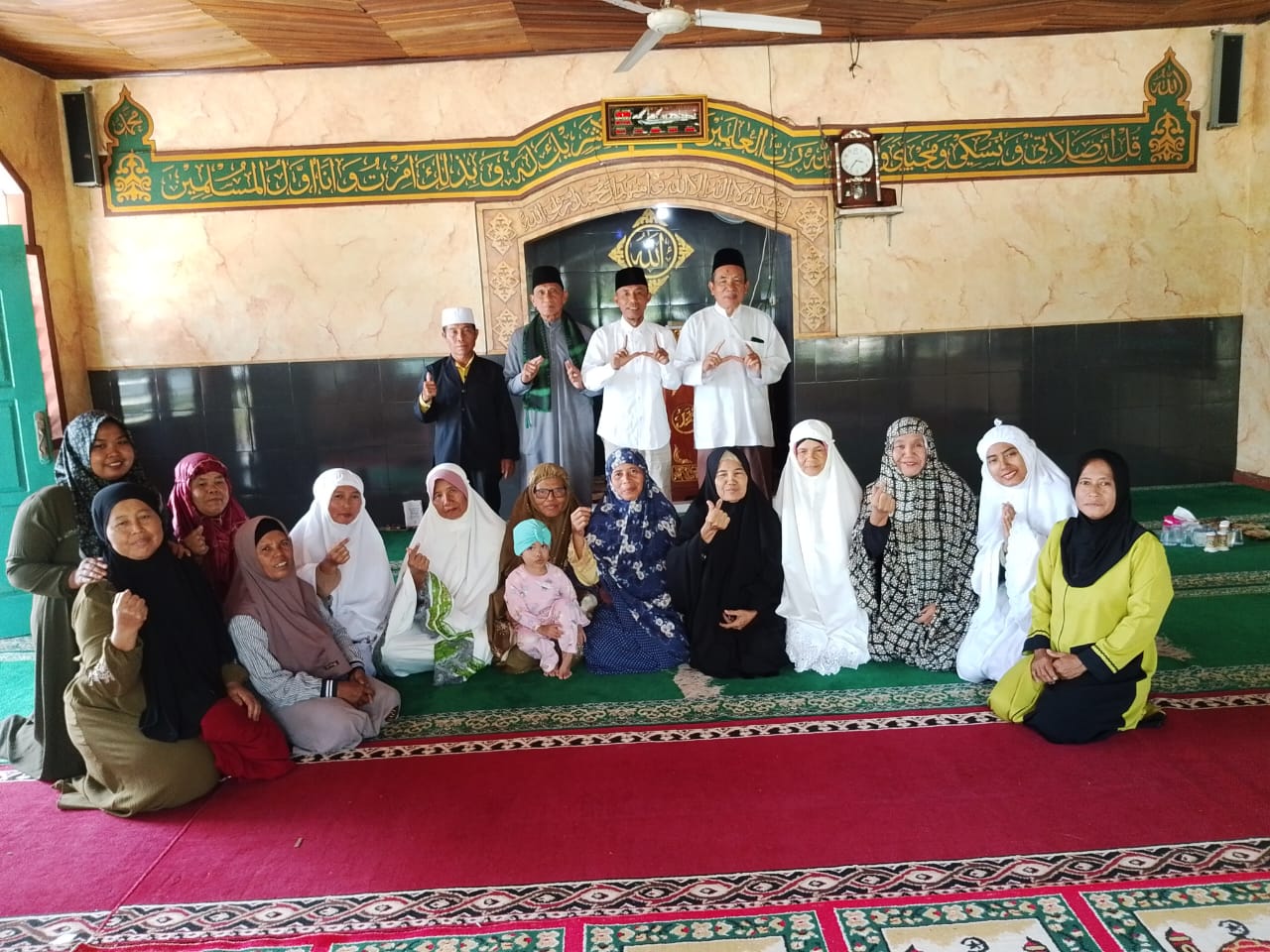 Kolaborasi Keagamaan: Penghulu KUA Blambangan Umpu dan Lurah Hadiri MT Al Iman