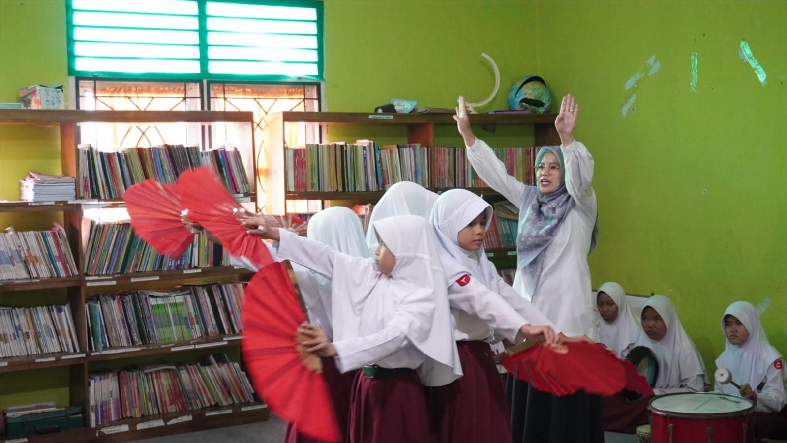 Tari Kipas Kreasi MIN 1 Bandar Lampung Berlatih Intens Jelang Jayaloka Creative Fest 2025 di PKOR Way Halim
