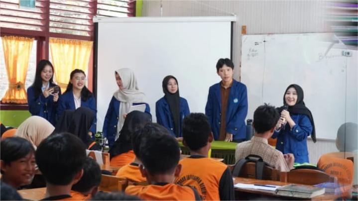 Mahasiswa Farmasi UNILA Hadirkan Projek Pancasila “GLISERIN” untuk Menguatkan Budaya 5S di MIN 1 Bandar Lampung