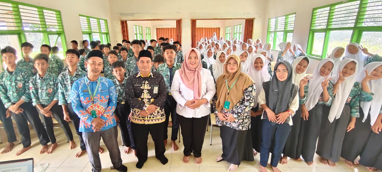 Penguatan Akhlak Islami dan Moderasi Beragama: KUA Pakuan Ratu Gelar BRUS di SMPN 1 Pakuan Ratu