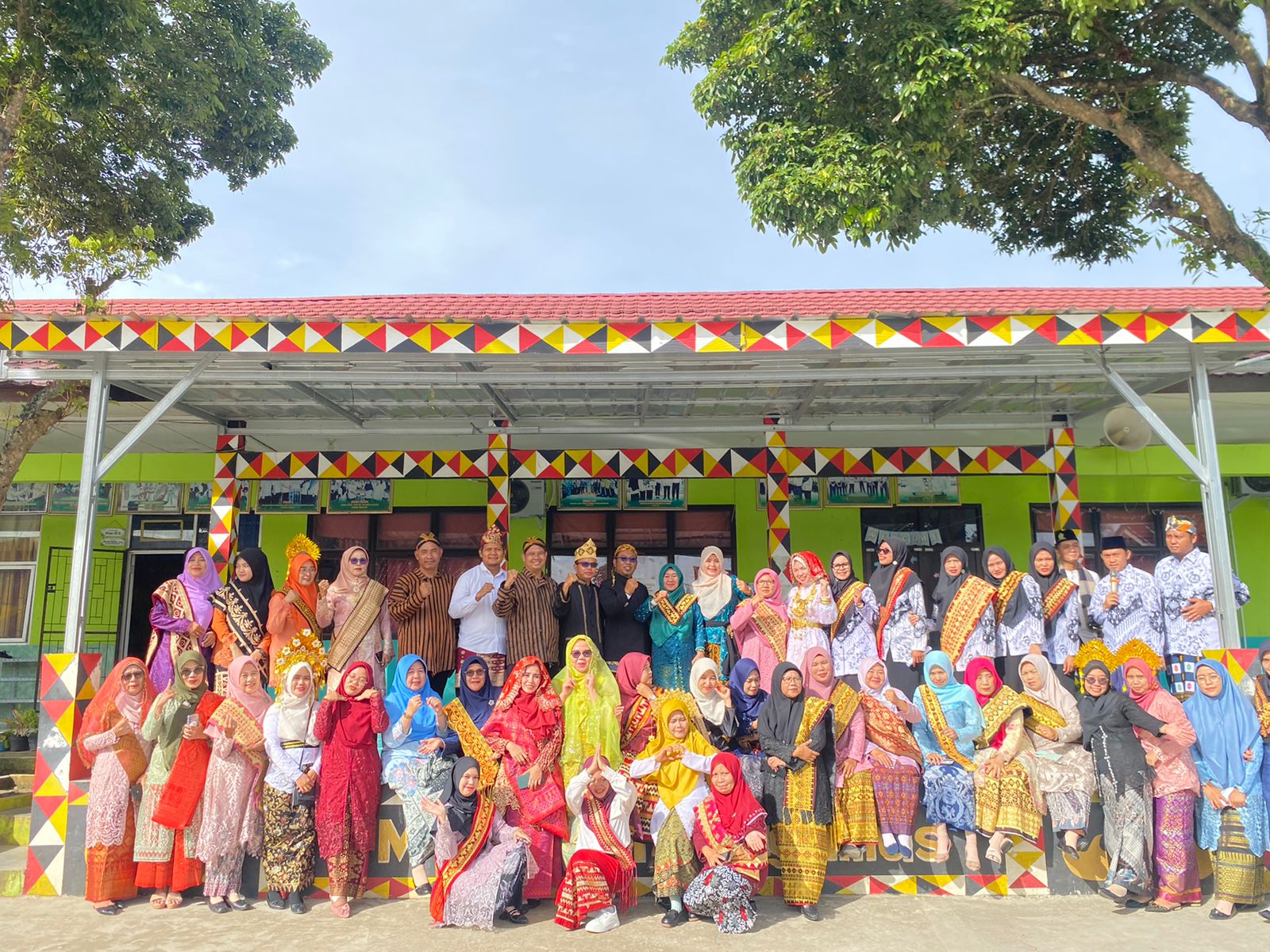 MTsN 2 Tanggamus Gelar Upacara Peringatan Hari Guru Nasional 2025