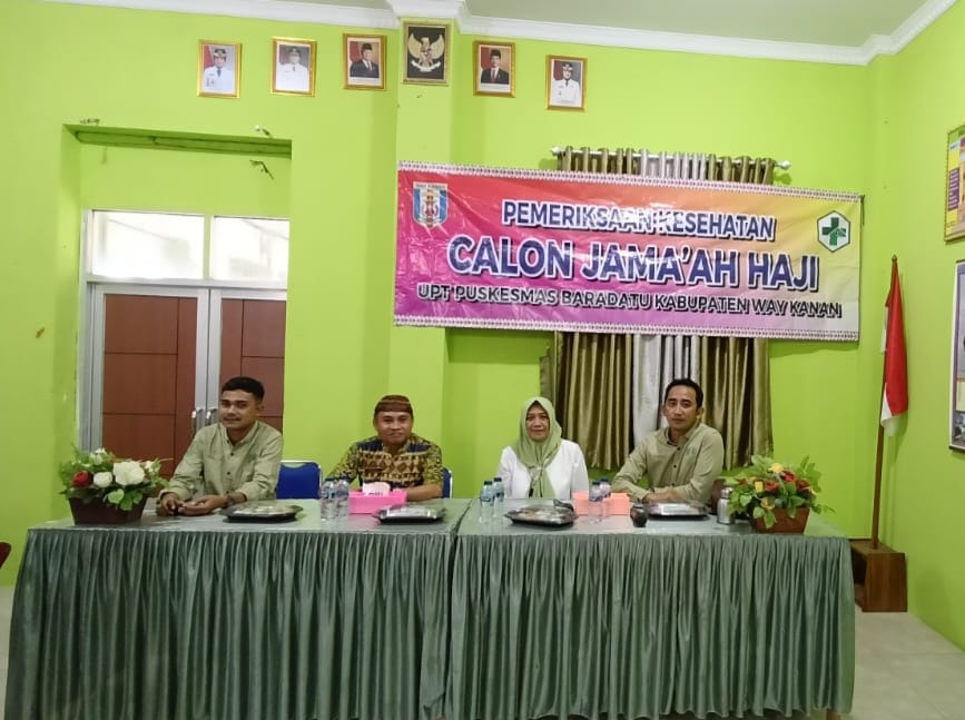 Kepala KUA Baradatu Dampingi Pemeriksaan Kesehatan Calon Jamaah Di Puskesmas Baradatu.