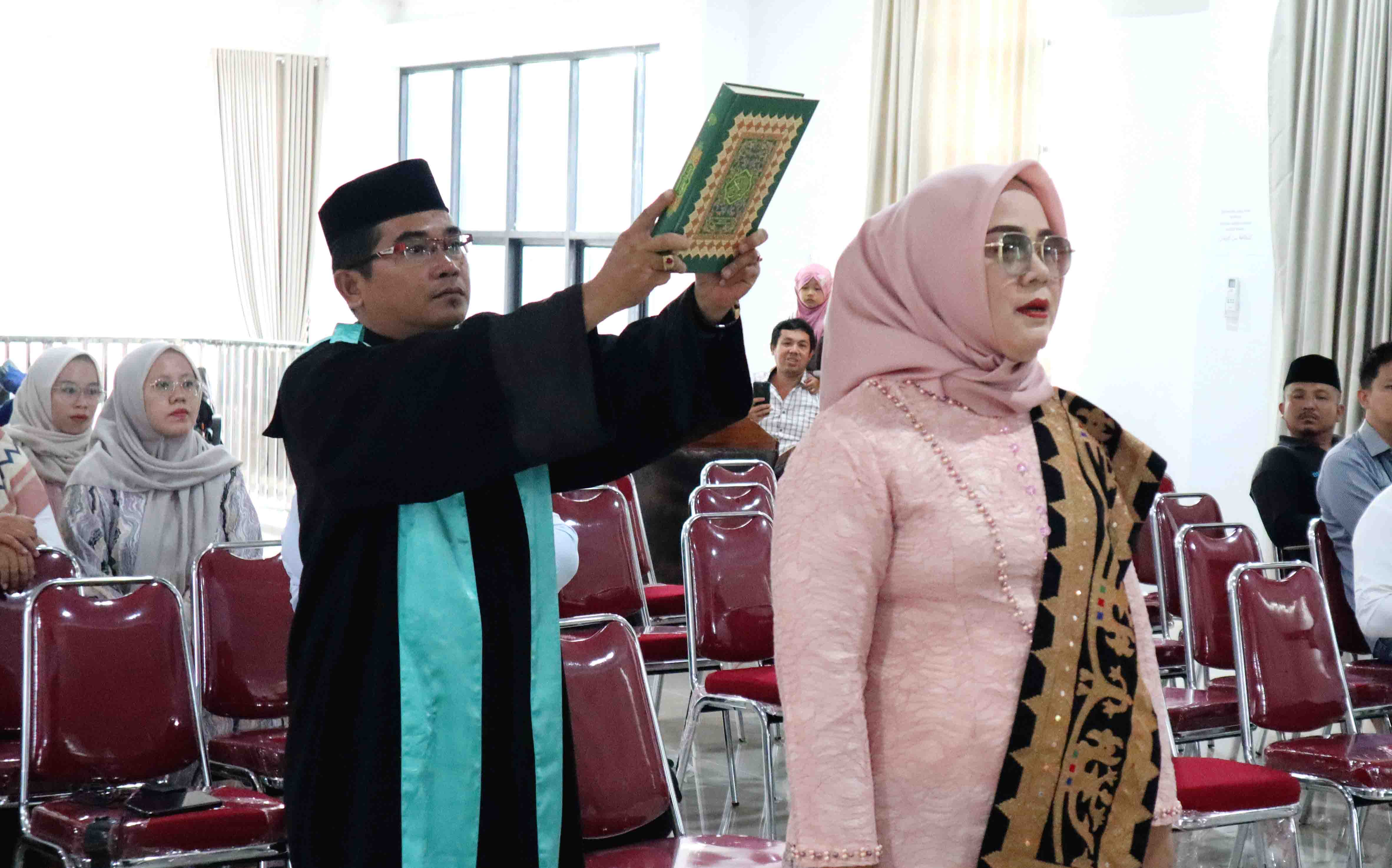 Hera Rohmawati Dilantik Sebagai Kepala Kantor Kementerian Haji dan Umrah Tipe C Kabupaten Pesisir Barat