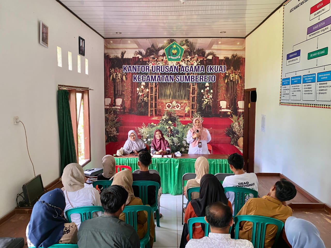 Siap Menikah, Siap Bahagia: 15 Catin Sumberejo Ikuti Bimwin Kolaboratif KUA dan Puskesmas