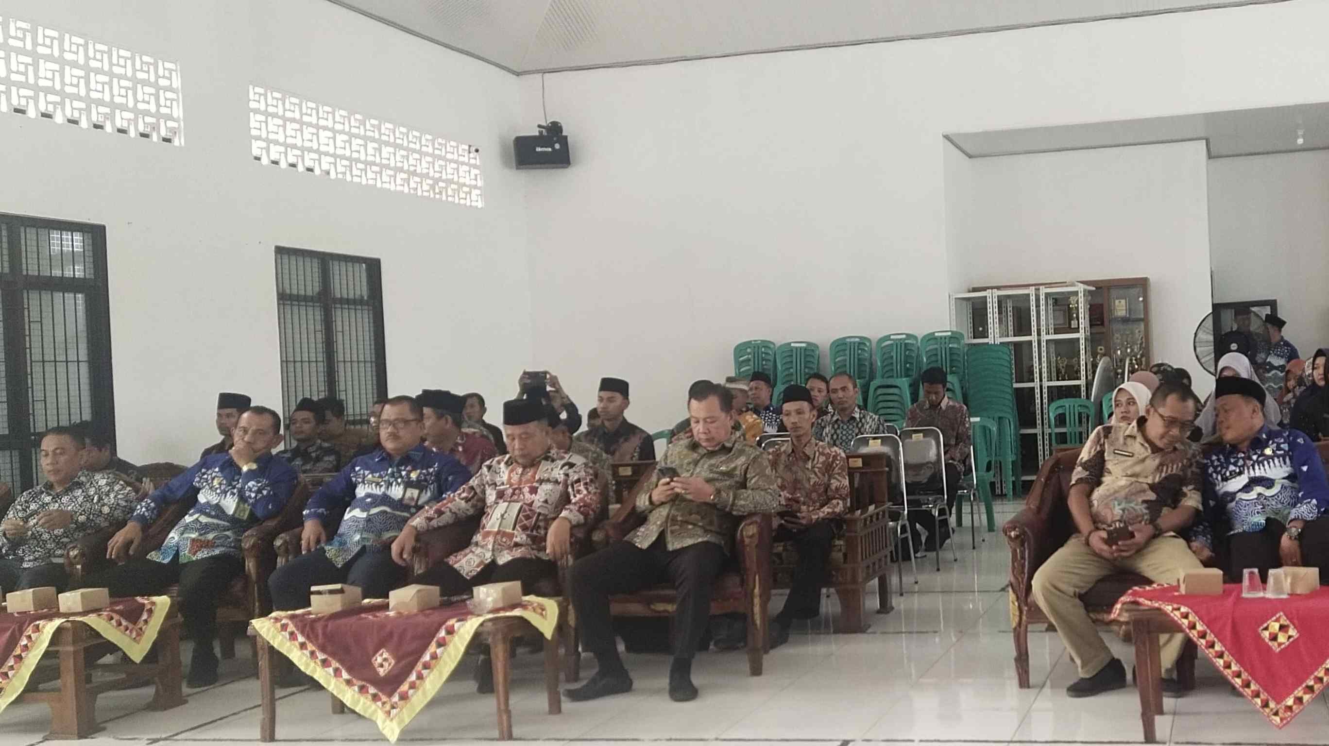 Kebijakan Kurikulum Dirombak: MTsN 1 Tanggamus Bergerak Cepat Menyambut KMA 1503 Tahun 2025