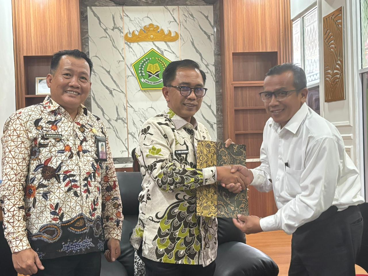 SK Panitia HAB ke-80 Diserahkan, Kemenag Tanggamus Mantapkan Sinergi Menyongsong Hari Amal Bhakti