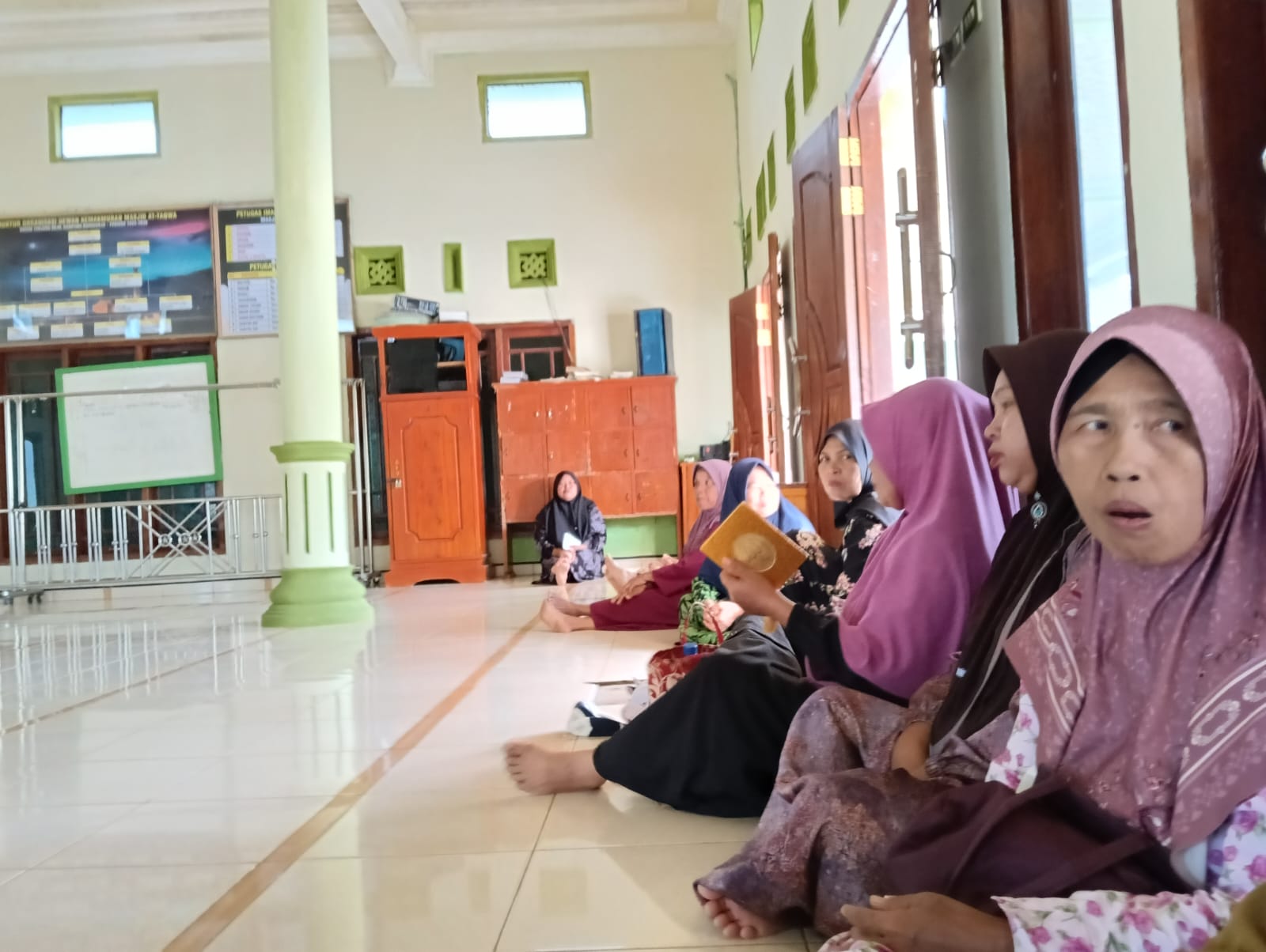 Penyuluh KUA Buay Bahuga Hadiri Istighosah Rutin di MT Attaqwa Bumiharjo