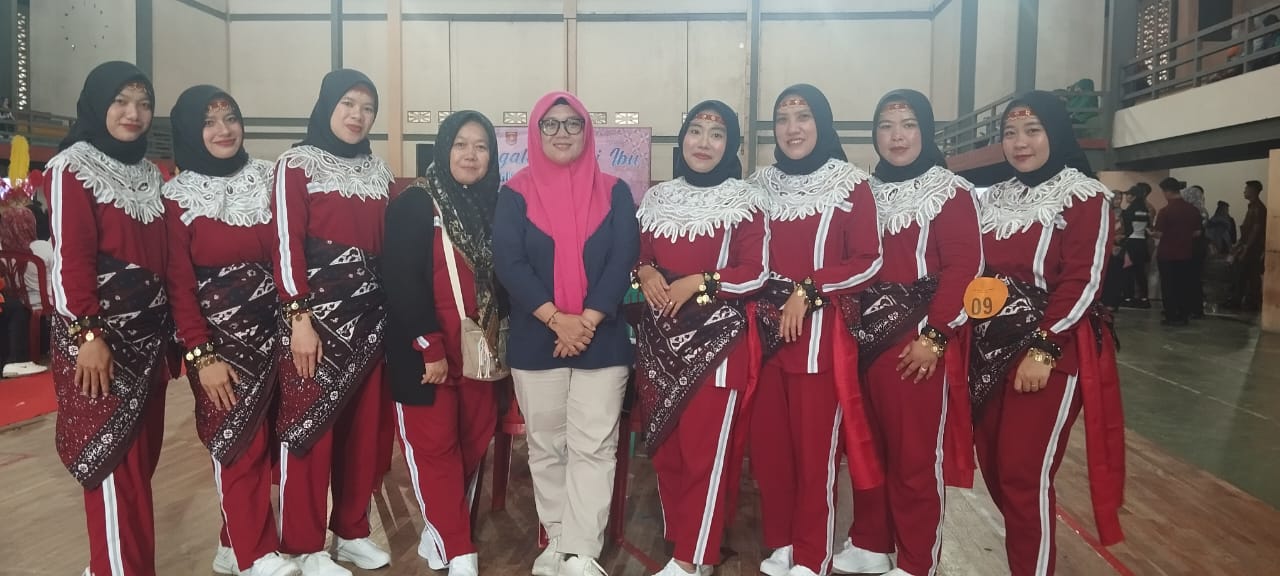 Meriahkan Hari Ibu, DWP Kankemenag Lambar ikuti Senam Payu Kidah