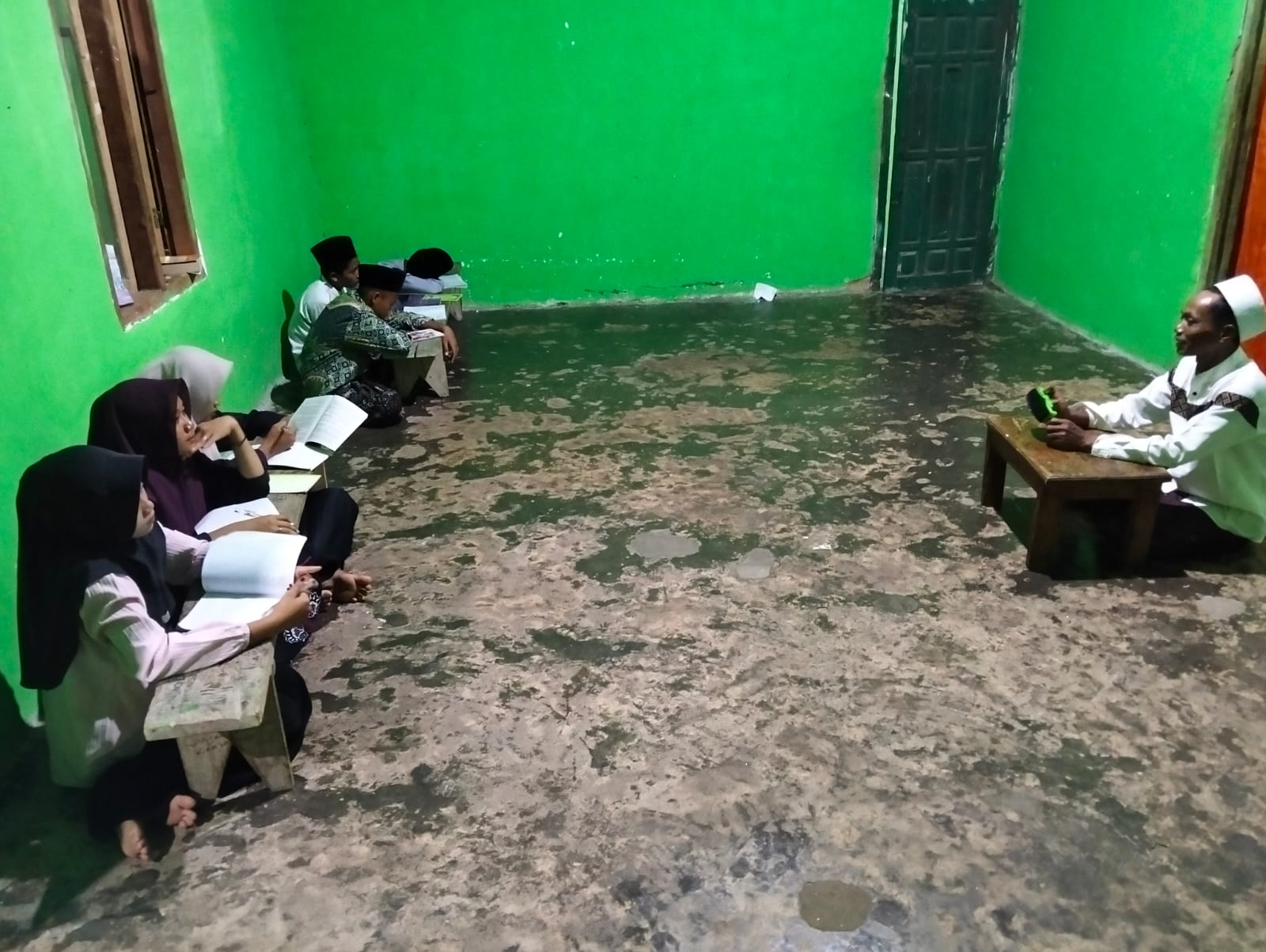 Sentuh Generasi Qur’ani, KUA Buay Bahuga Gelar Bimbingan Tajwid di Madin Al Amiriyah