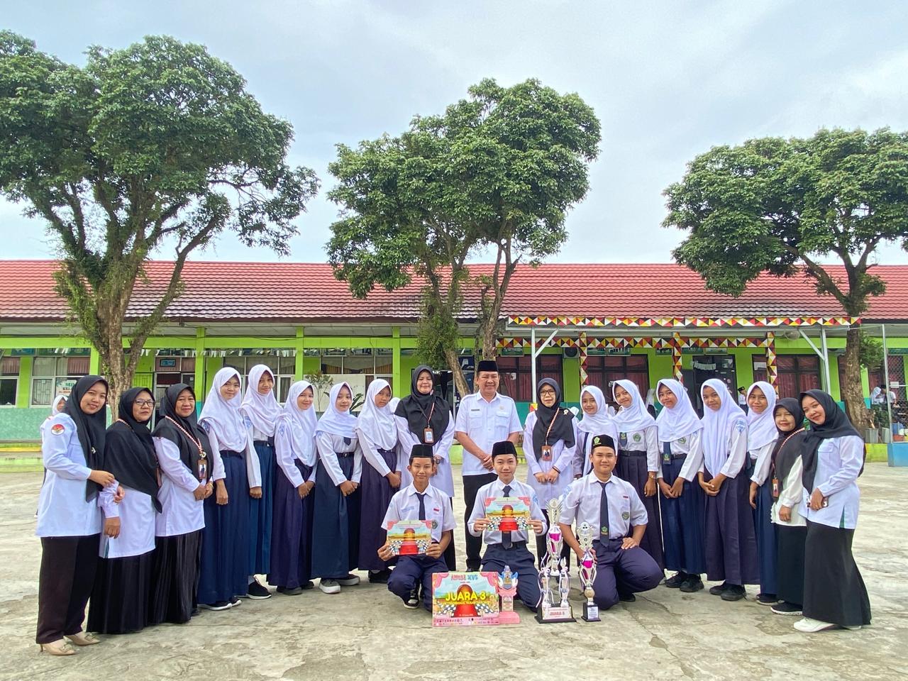 Upacara Bendera dan Penyerahan Piala Juara Berlangsung Khidmat