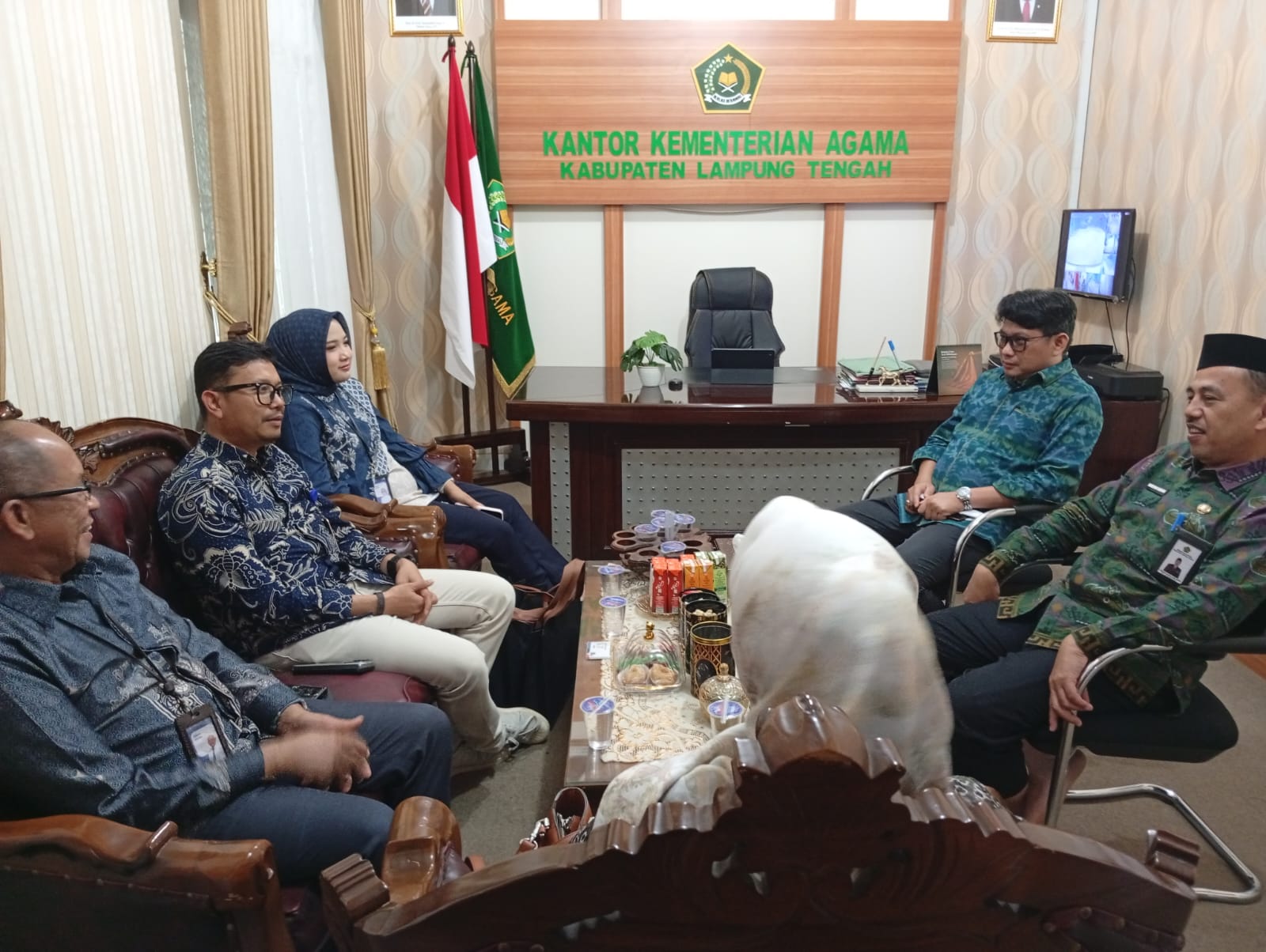 Kepala Kemenag Lampung Tengah Bahas Penguatan Layanan Keuangan Modern Bersama BRI