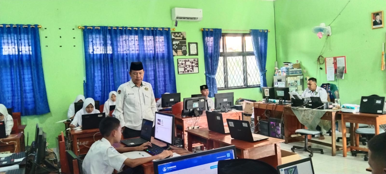 MTsN 2 Tanggamus Laksanakan Tes Kemampuan Akademik bagi Siswa Kelas IX