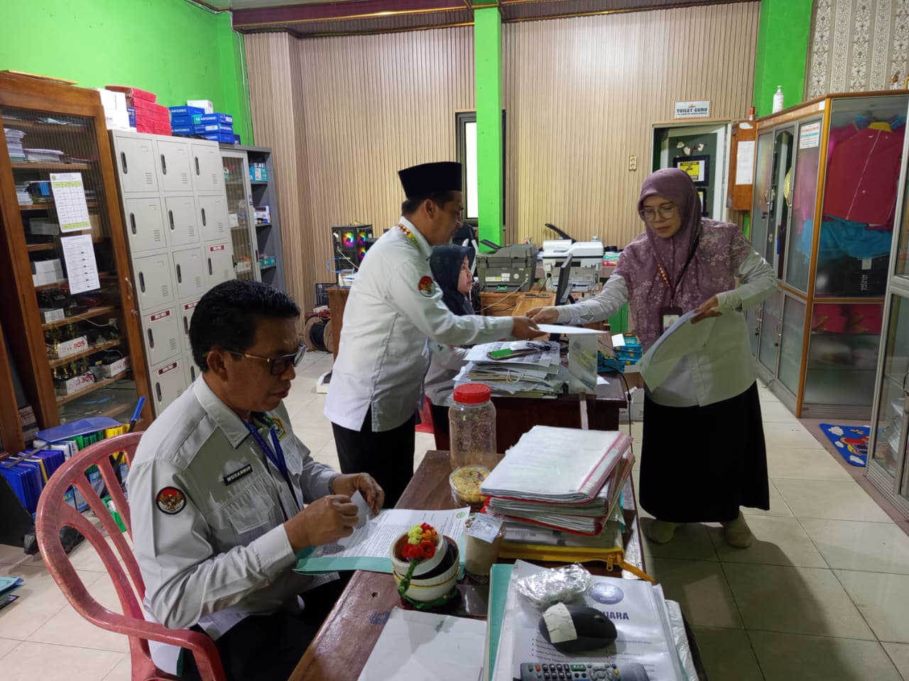 Monitoring Hari Pertama UJIAN Madrasah, Kemenag Tanggamus Pastikan Pelaksanaan Berjalan Optimal