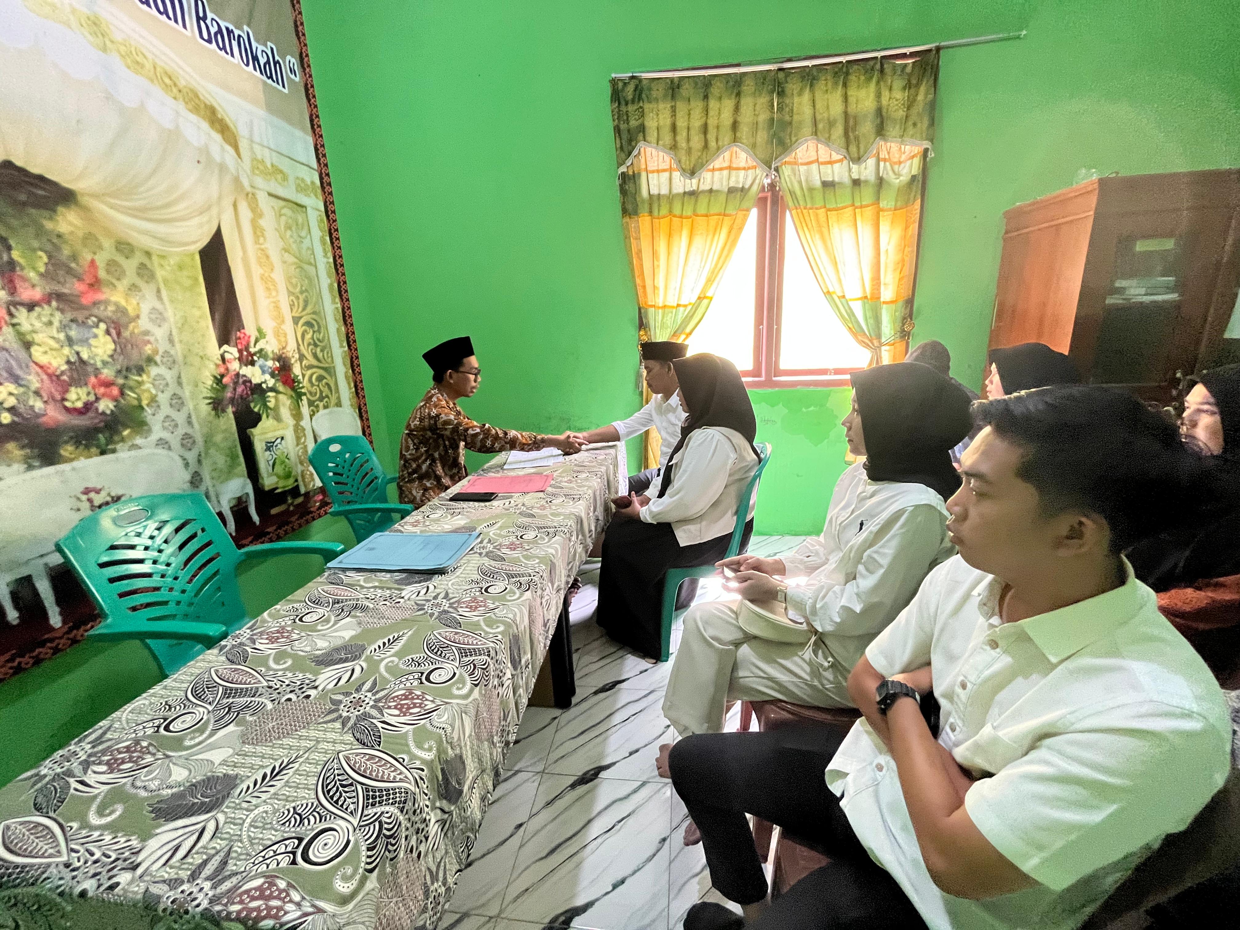 Tak Hanya Pencatatan Nikah, KUA Negeri Besar Hadirkan Praktik Akad Nikah Bagi Calon Pengantin