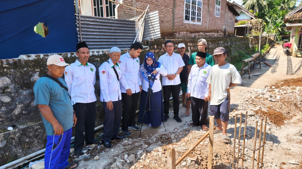 Perkuat Akurasi Arah Salat, Kemenag Pesawaran Ukur Kiblat Masjid Al Mutaqin