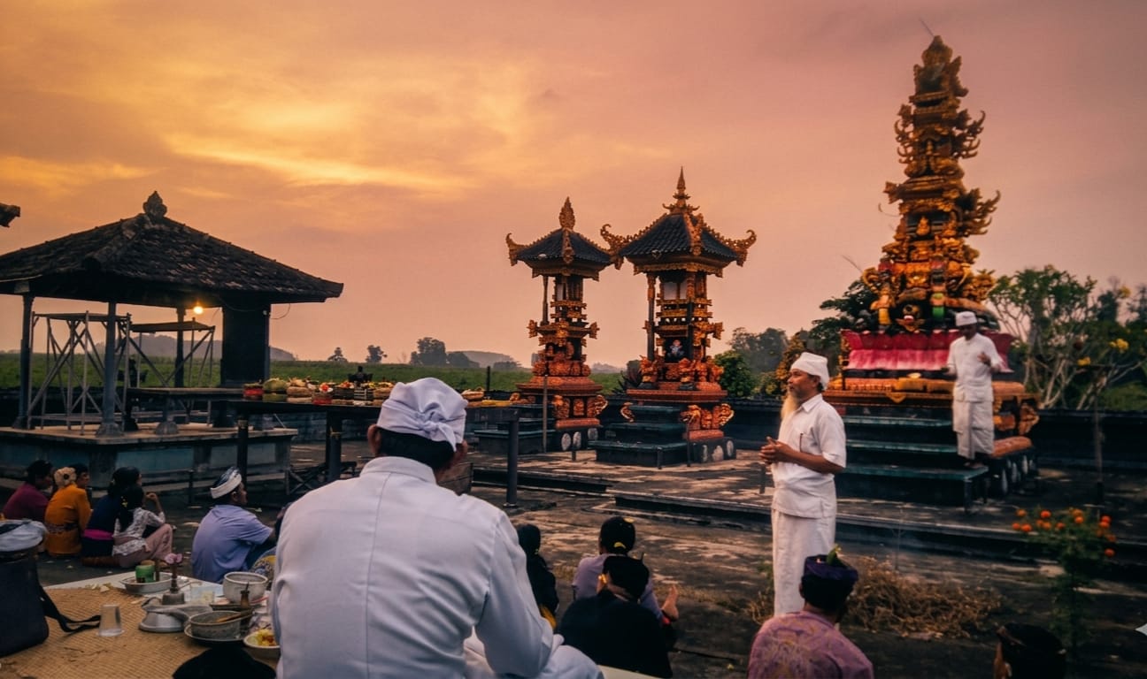 Galungan Kian Dekat, Kemenag Lampung Tengah Ajak Umat Perkuat Sradha Dan Bhakti