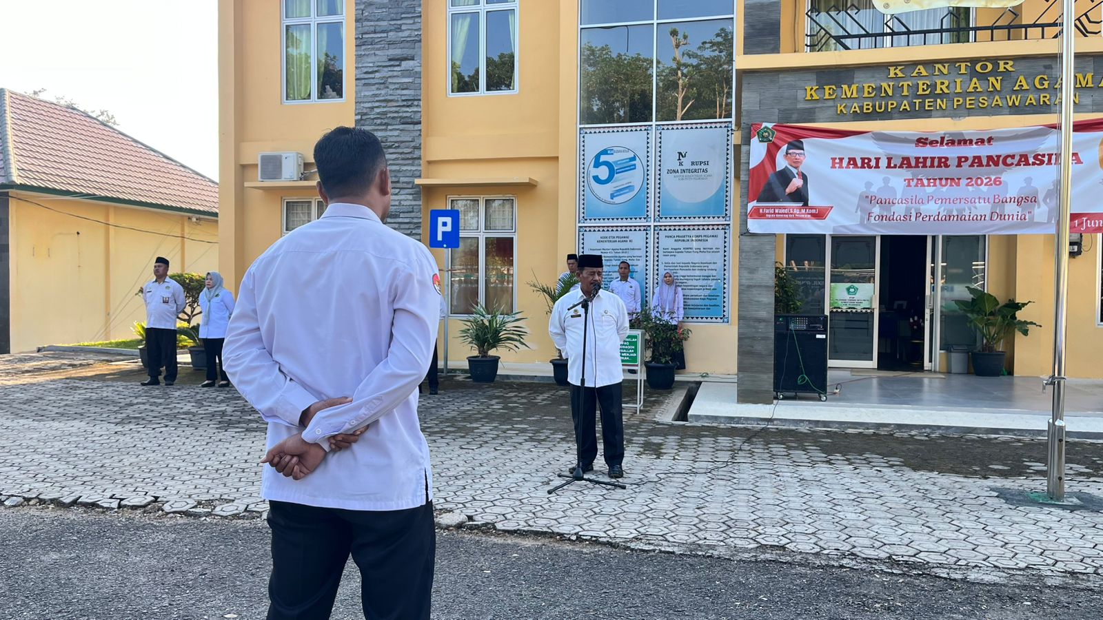 Paiman Pimpin Apel Pagi, Tegaskan ASN Kemenag Pesawaran Bekerja Sesuai Tugas Dan Tanggung Jawab