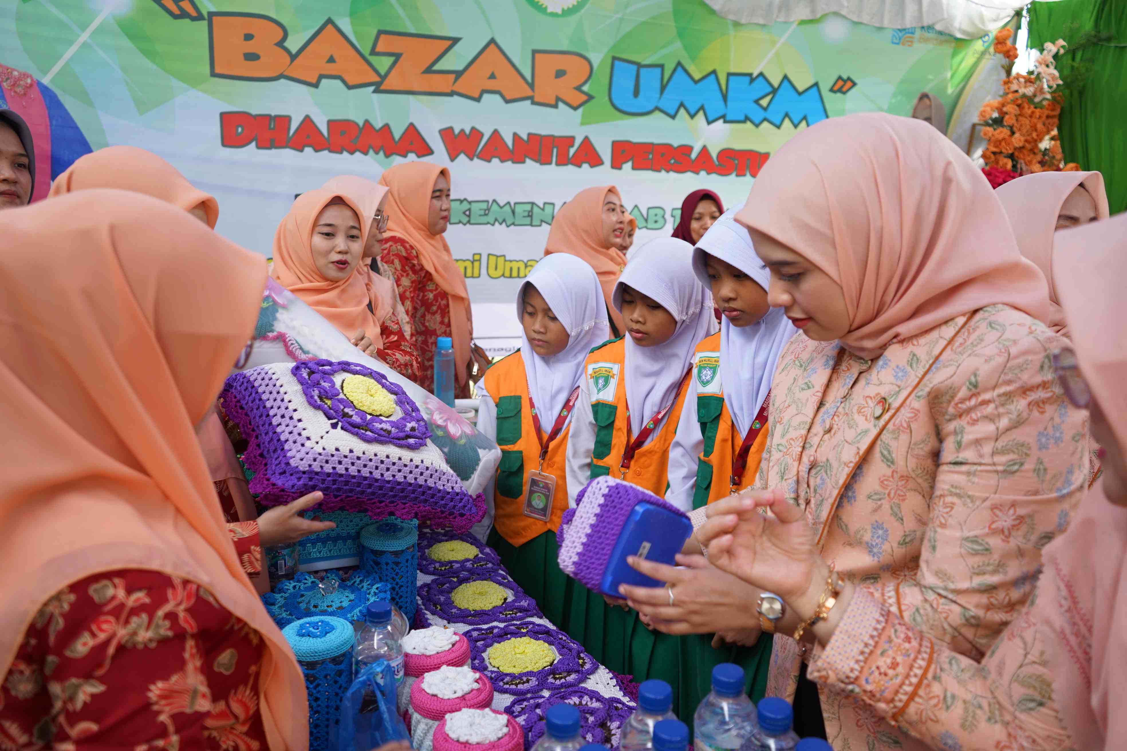 Semarak Bazar UMKM Meriahkan Kegiatan DWP Kemenag Provinsi Lampung Di Tubaba