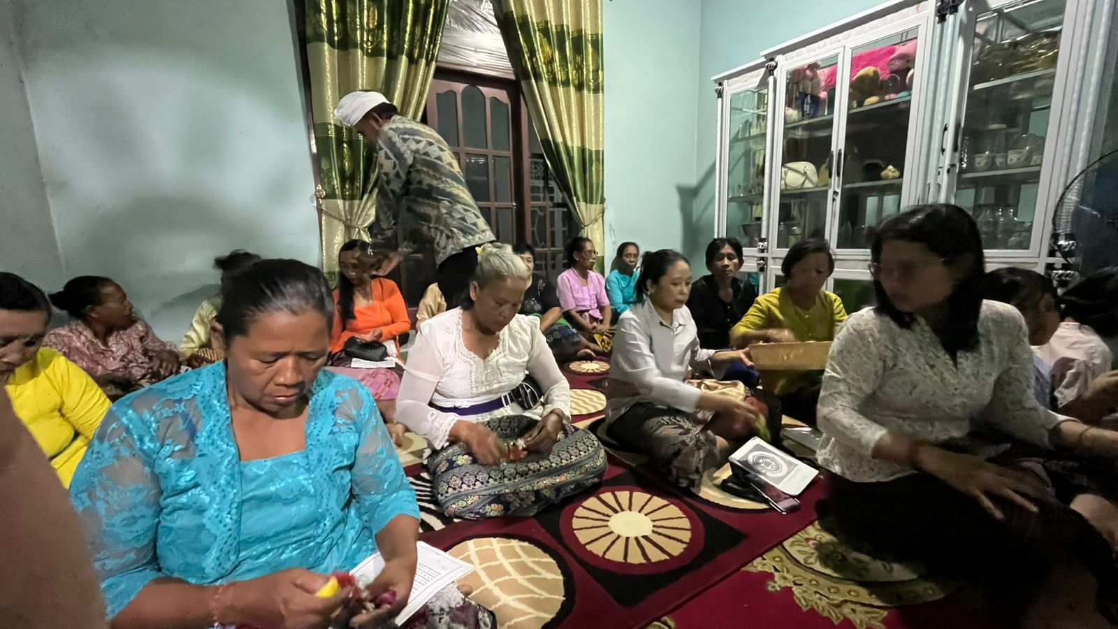 Jelang Hari Suci Galungan, Penyuluh Agama Hindu Dan Umat Satukan Langkah Persiapkan Persembahyangan